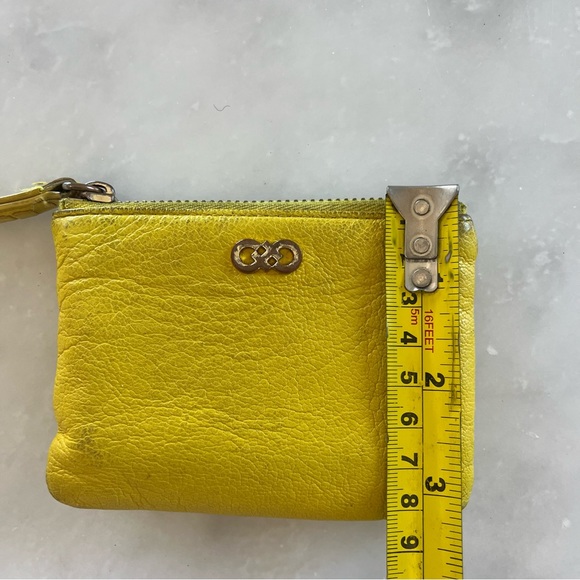 Cole Hann Small Leather wallet. Yellow. - Picture 5 of 6
